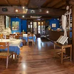 Micro-hostal La Puerta Del Perdon Konukevi Villafranca Del Bierzo