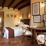Micro-hostal La Puerta Del Perdon Konukevi