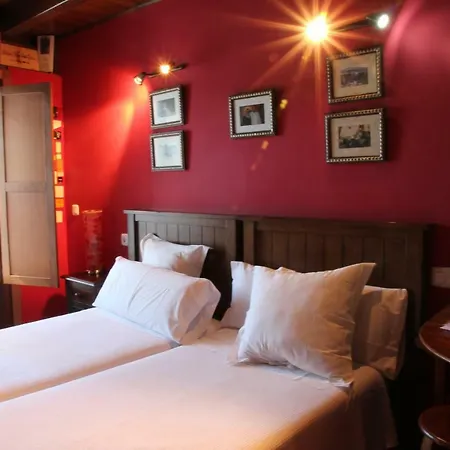 Gasthuis Micro-hostal La Puerta Del Perdon 3*