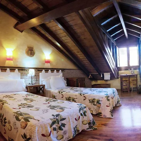 Micro-hostal La Puerta Del Perdon * Villafranca Del Bierzo