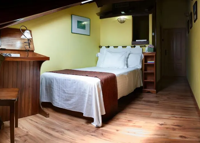 Micro-hostal La Puerta Del Perdon Gasthuis Villafranca Del Bierzo